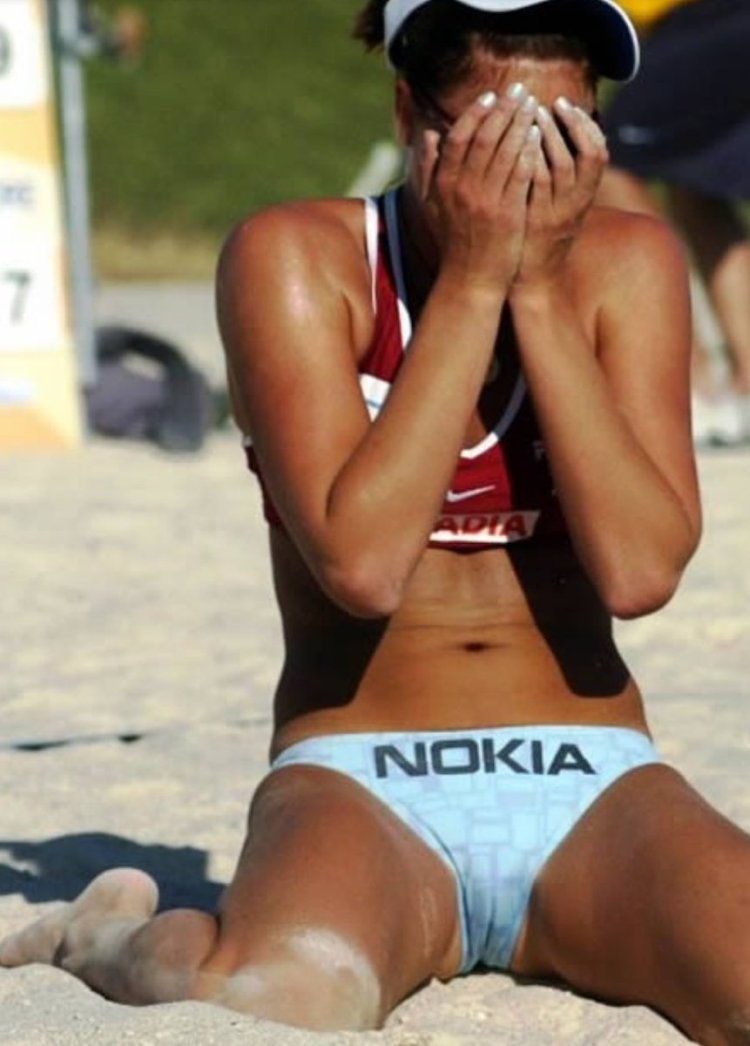 Джессика Альба верблюжья копытце