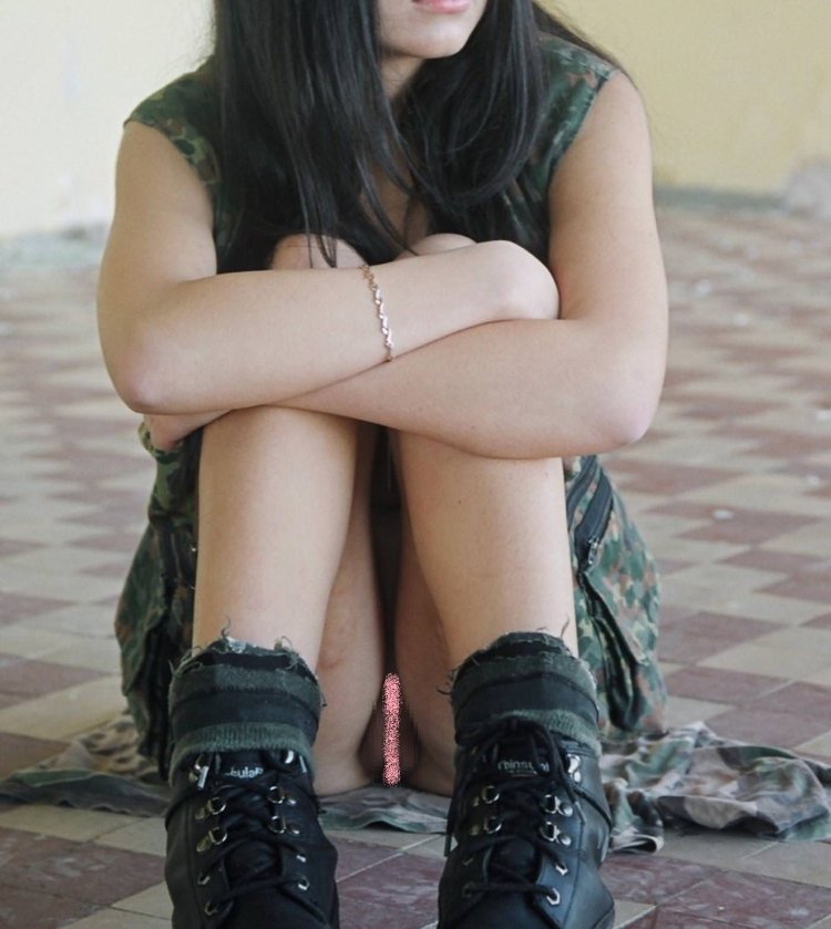 Vicki li декольте