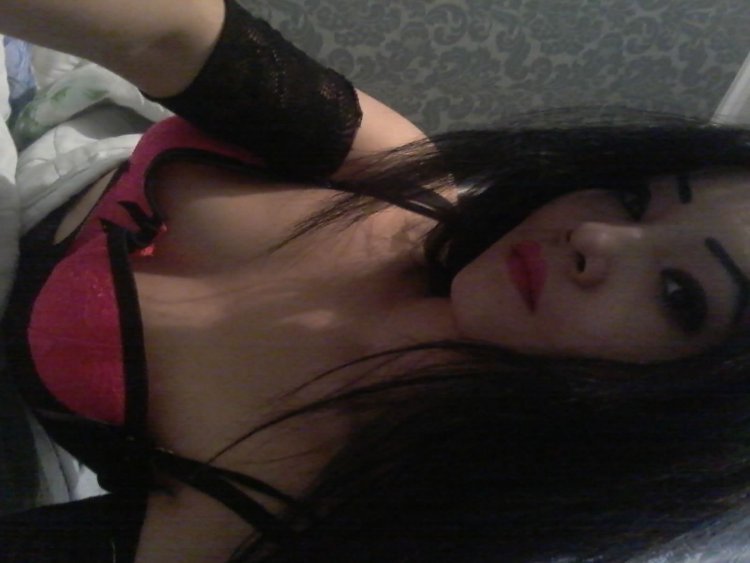 Засветила трусы