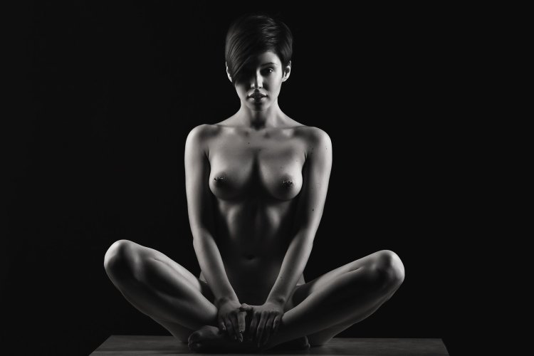 Профессиональная съемка голых женщин