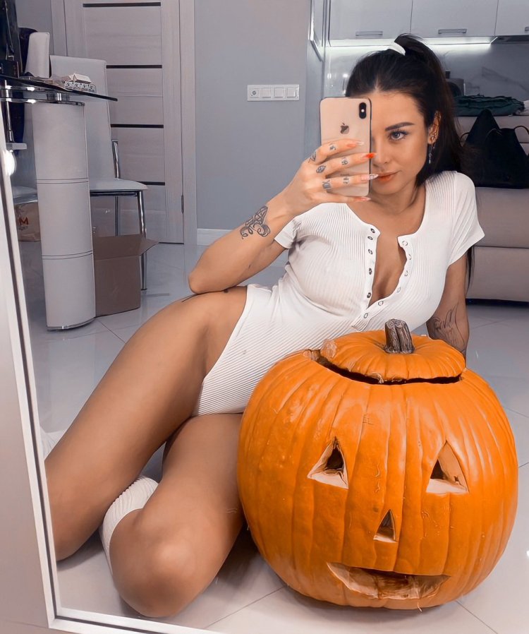 Кайли Дженнер в купальнике