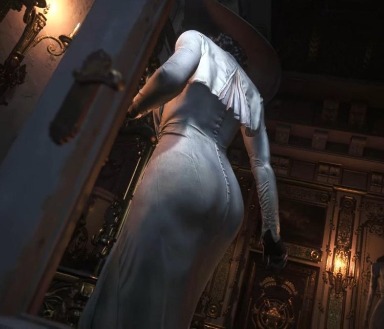 Леди Димитреску шлёпанье