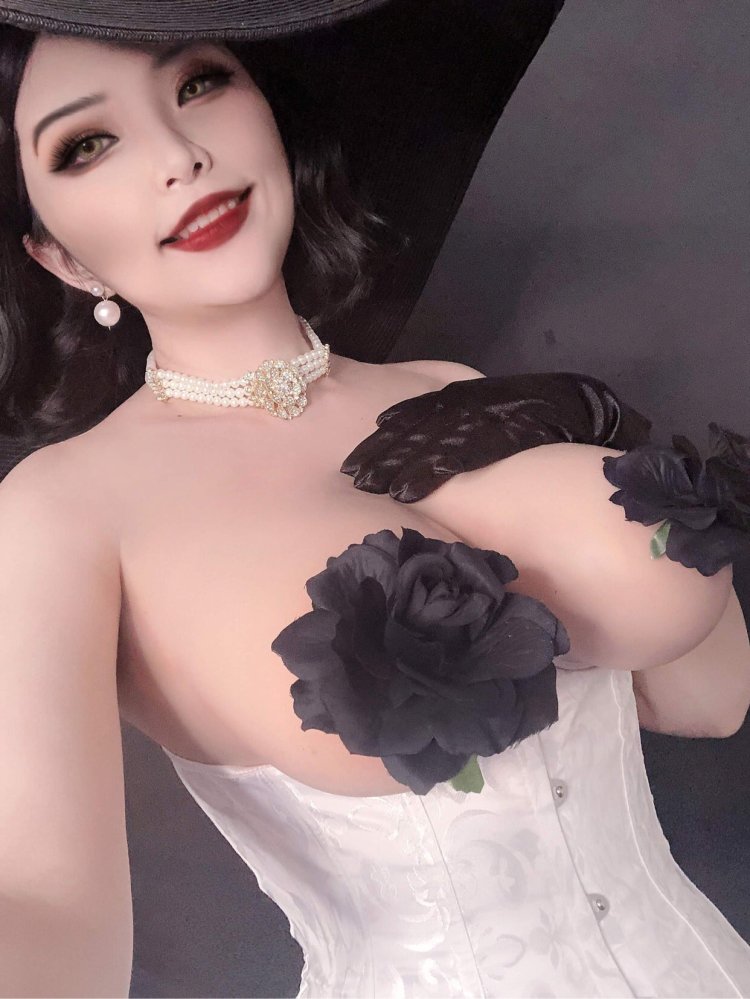 Алиса Арефьева леди Димитреску