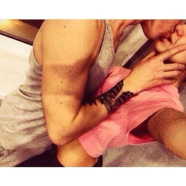 Беременная львица и Лев