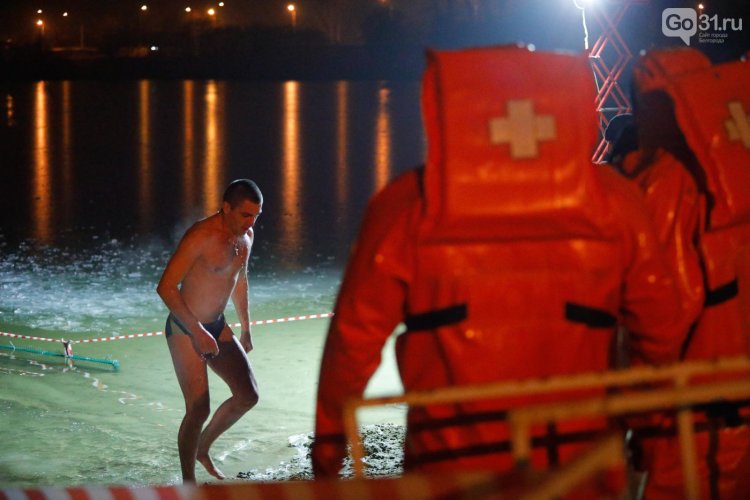 Крещенские купания в проруби 2021