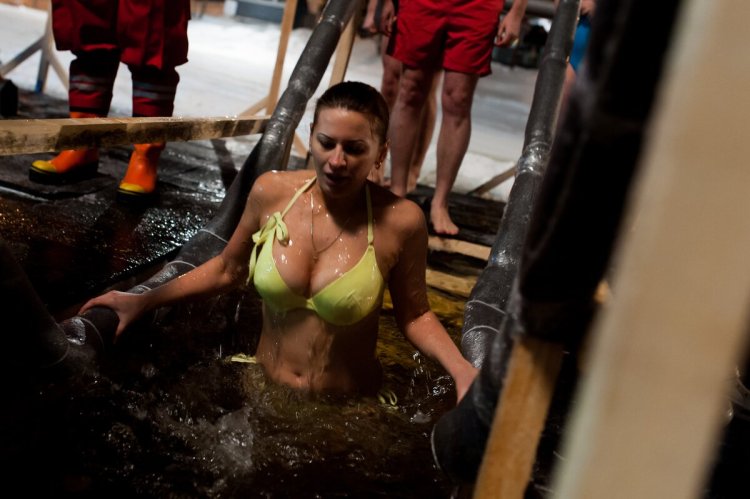 Крещенские купания стринги