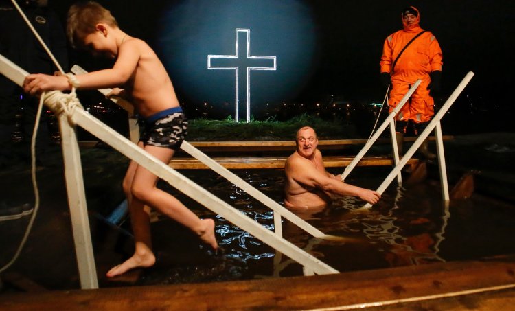 Крещенские купания в России 2020