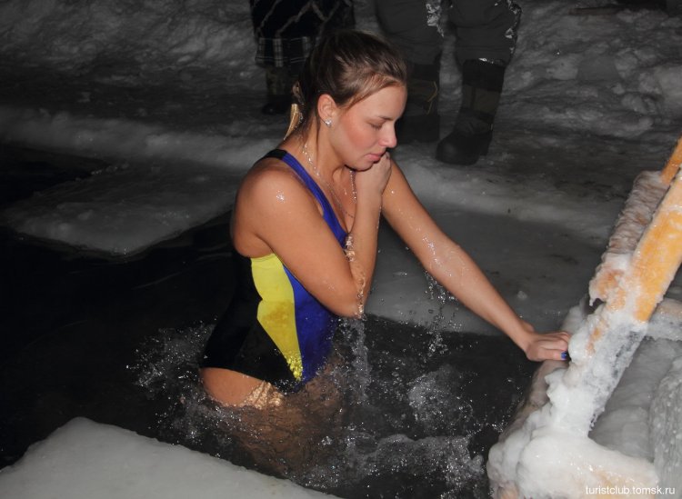 Купание в неглиже