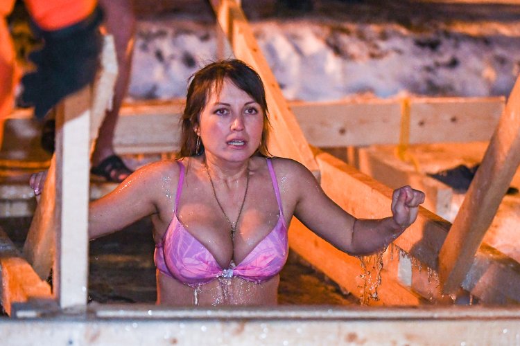 Женщины в купели