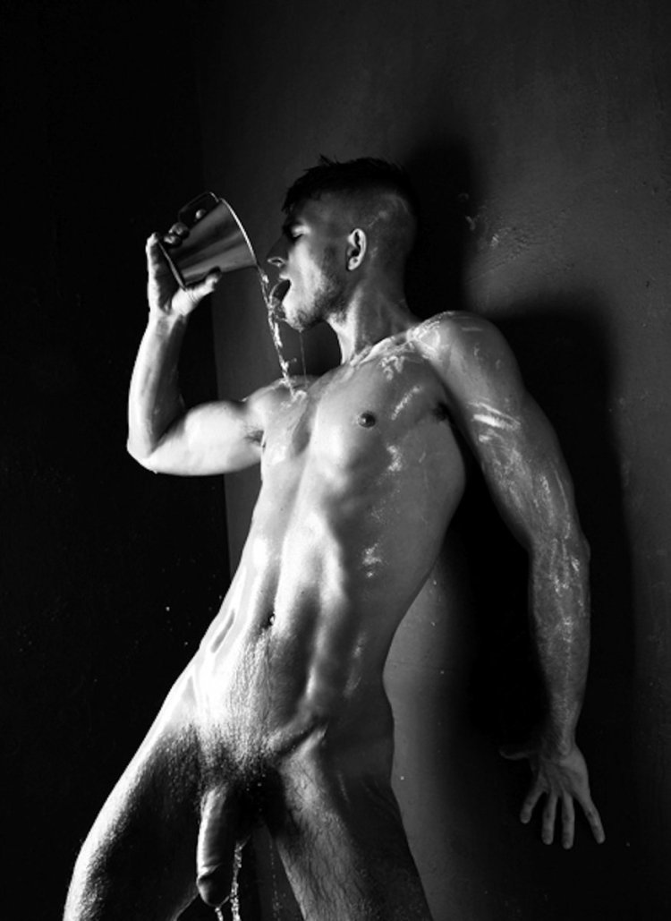 Красивое эротическое мужское тело