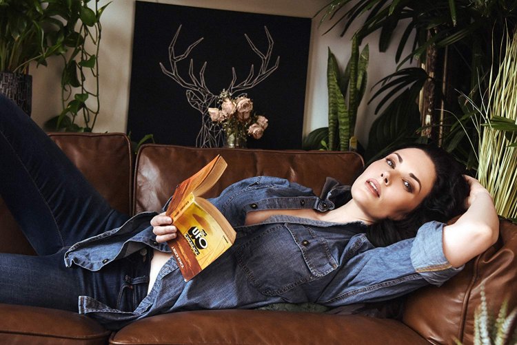 Лаура меннелл