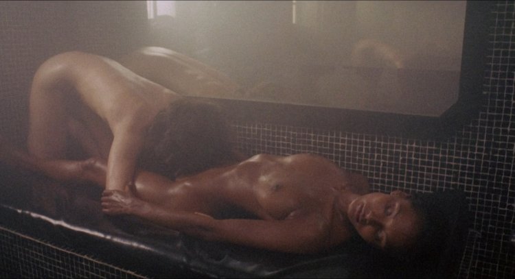 Лаура Меннелл Laura Mennell nude