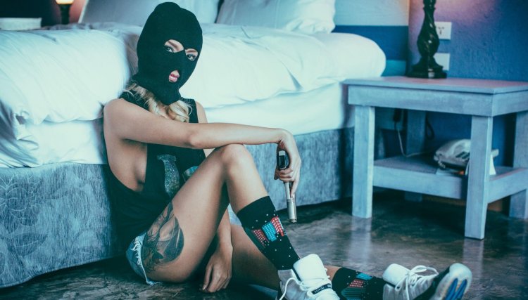 Девушка бандитка