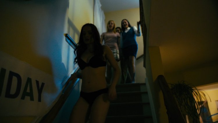 Зои Кристофоли в кровати