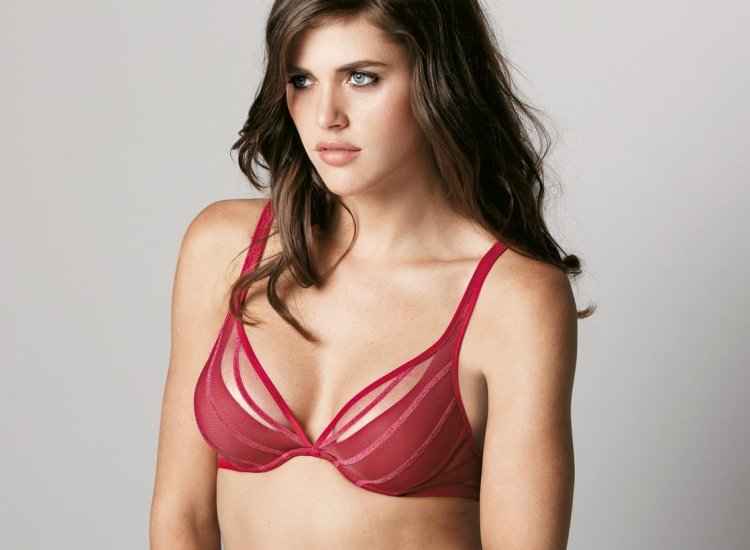 Amelia Pearl upskirtjerk