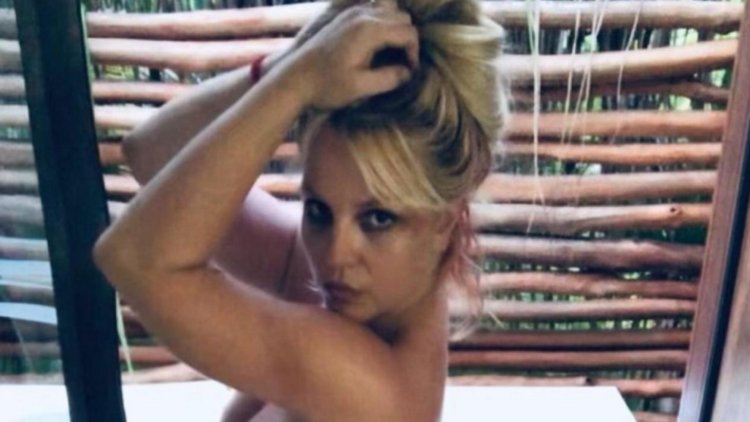 Бритни Спирс обнаженка