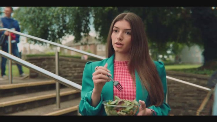 Дафни Кин слив