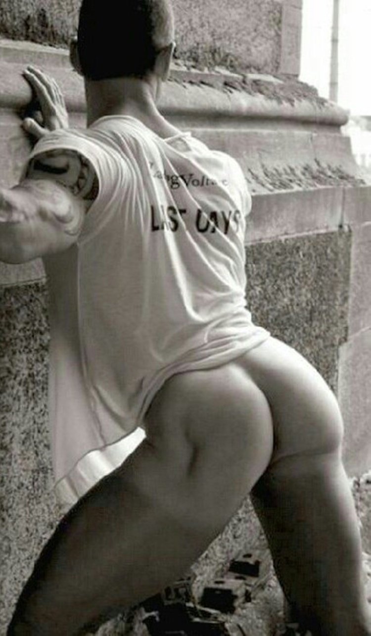 Шикарная мужская задница