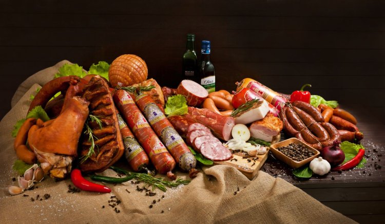 Колбаса и колбасные изделия