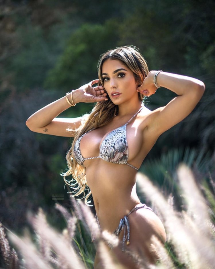 Сол Перес ведущая горячие