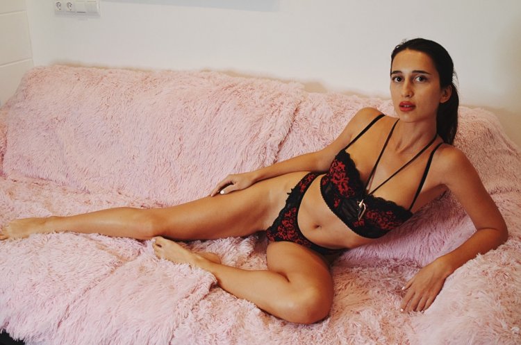 В нижнем белье