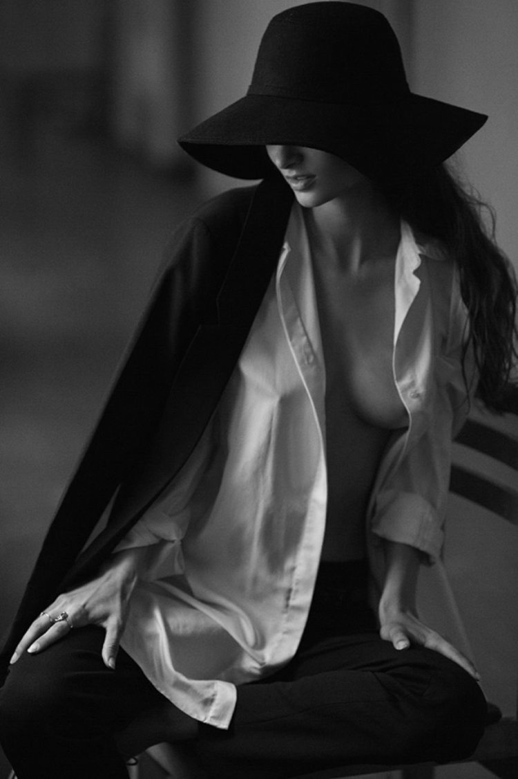 Emily Agnes фото