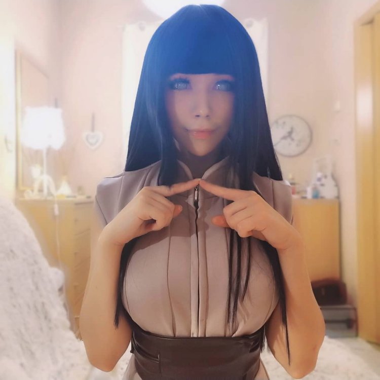 Хината Фрост