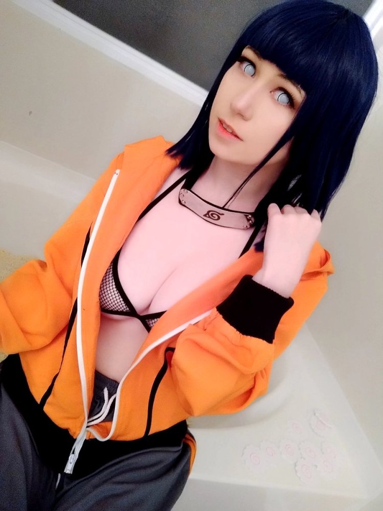 Кристина Финк Hinata