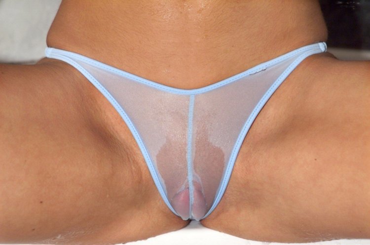 Женщины в прозрачных трусиках