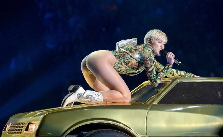 Майли Сайрус концерт