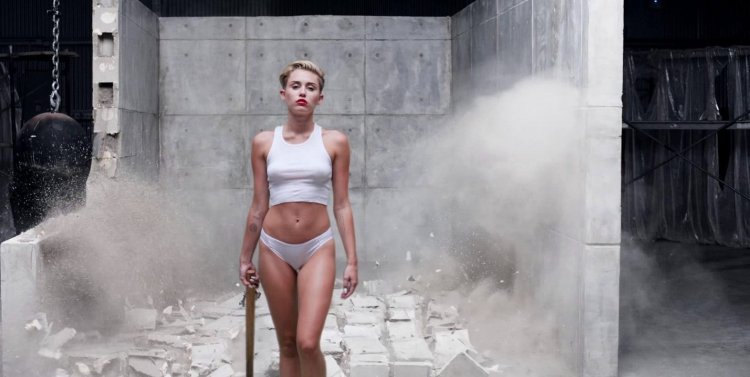 Майли Сайрус Wrecking