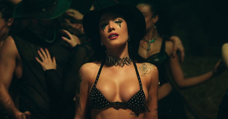 Halsey 2020 в клипе