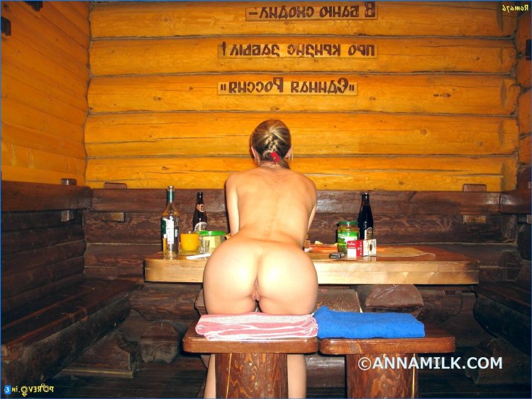 Красивые женские попки в бане