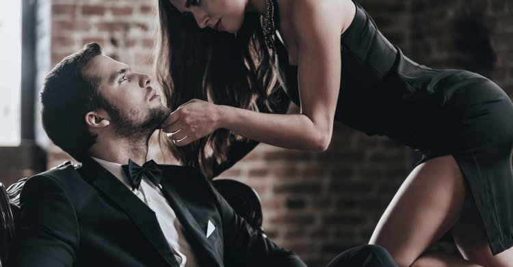 Доминант мужчина наказывает