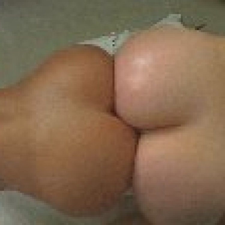 Тверк без трусиков в чулках