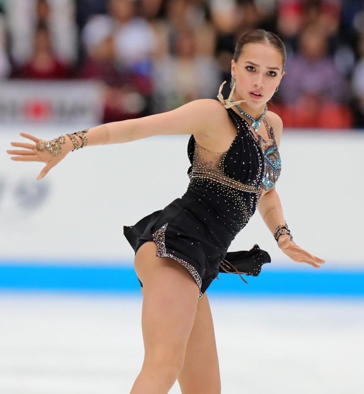 Фигурист Евгения Медведева