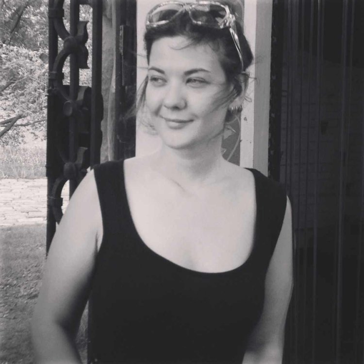 Алика Смехова в купальнике