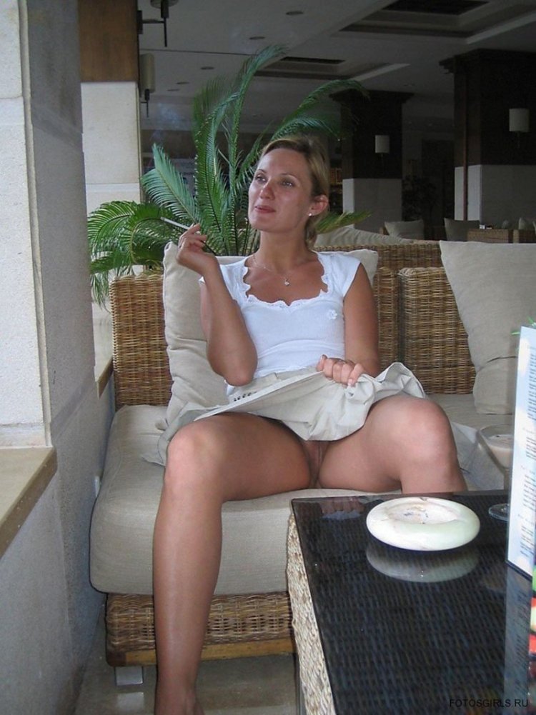 Немецкие девушки без трусиков