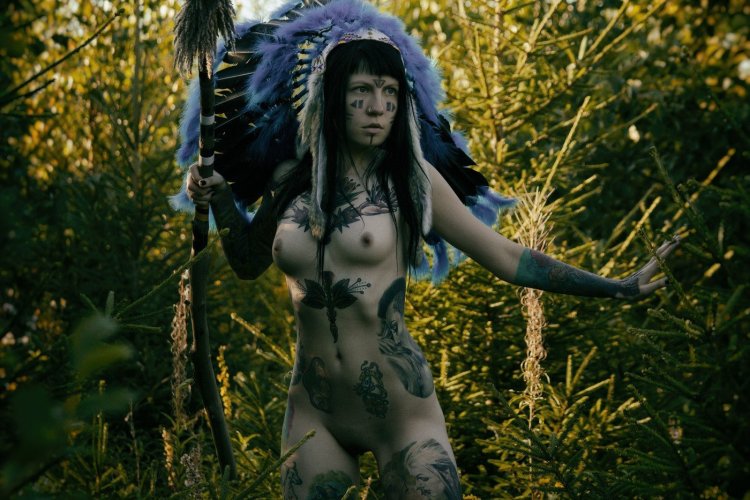 Голые индейские женщины