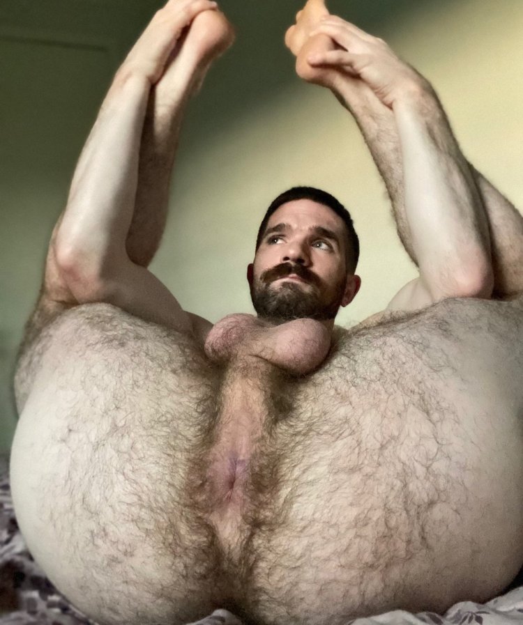 Волосатые попки зрелых мужчин