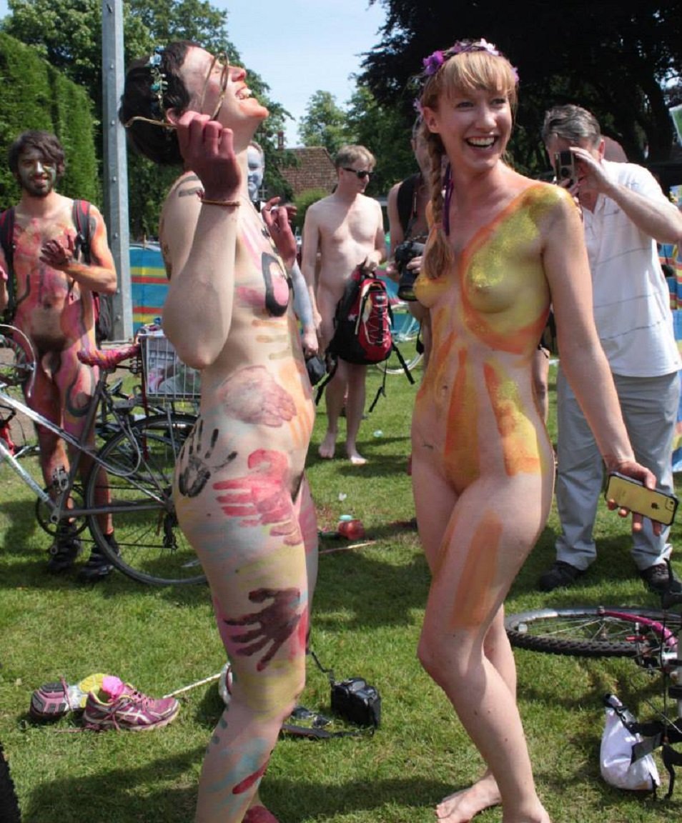 фестивали с голыми девками фото 96