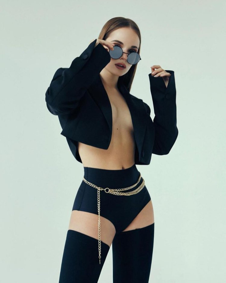 Саша Спилберг 18