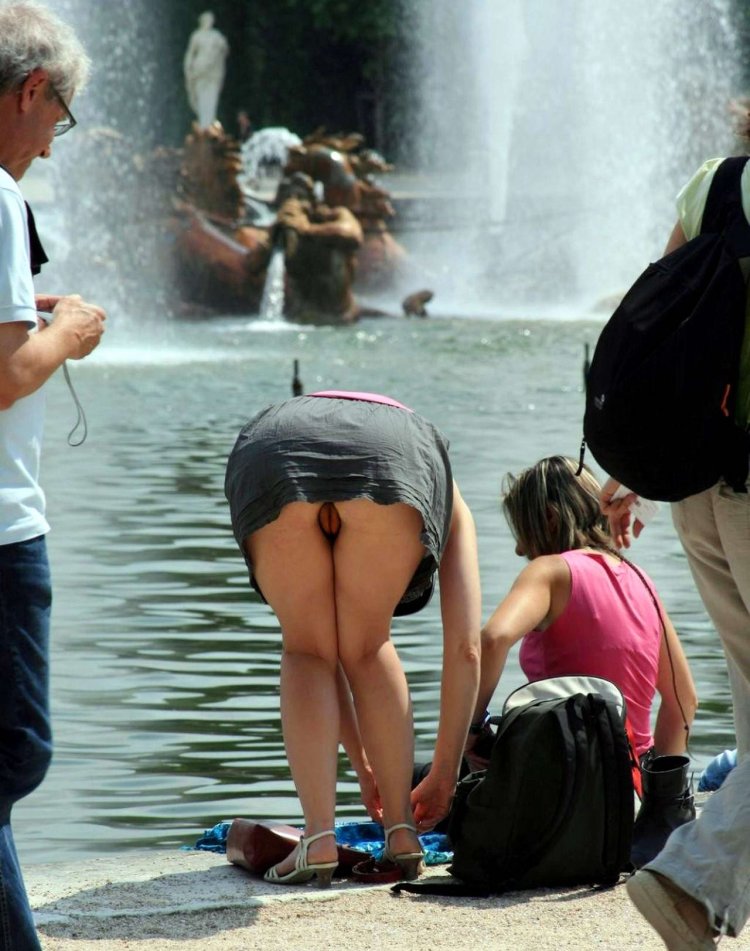 Парни засветились без трусиков