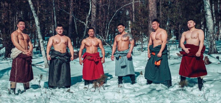 52 Летняя монгольская топ модель э Одгэрэл