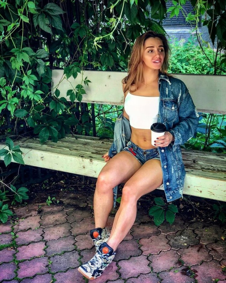 Александра Албу задница