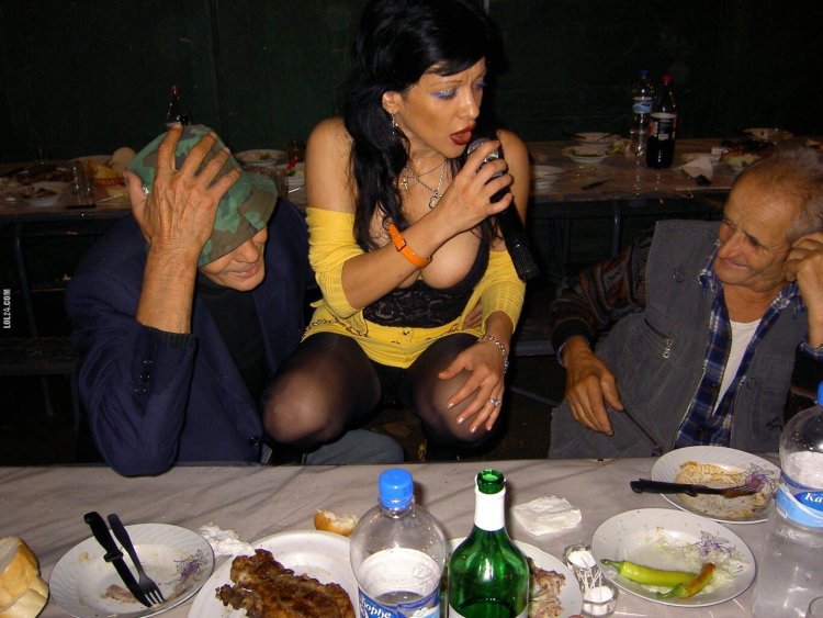 Бабы на корпоративе