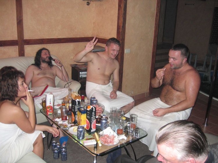 Пьяный корпоратив в сауне