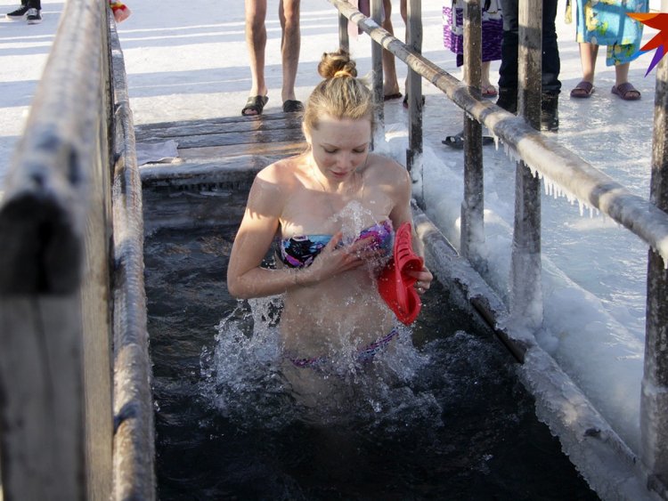 Юлия Михалкова в проруби