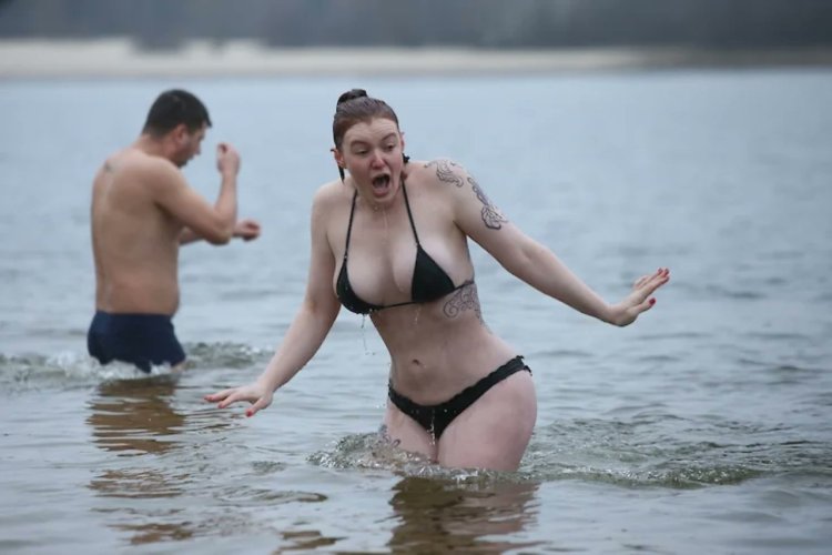 Купание в купели на крещение