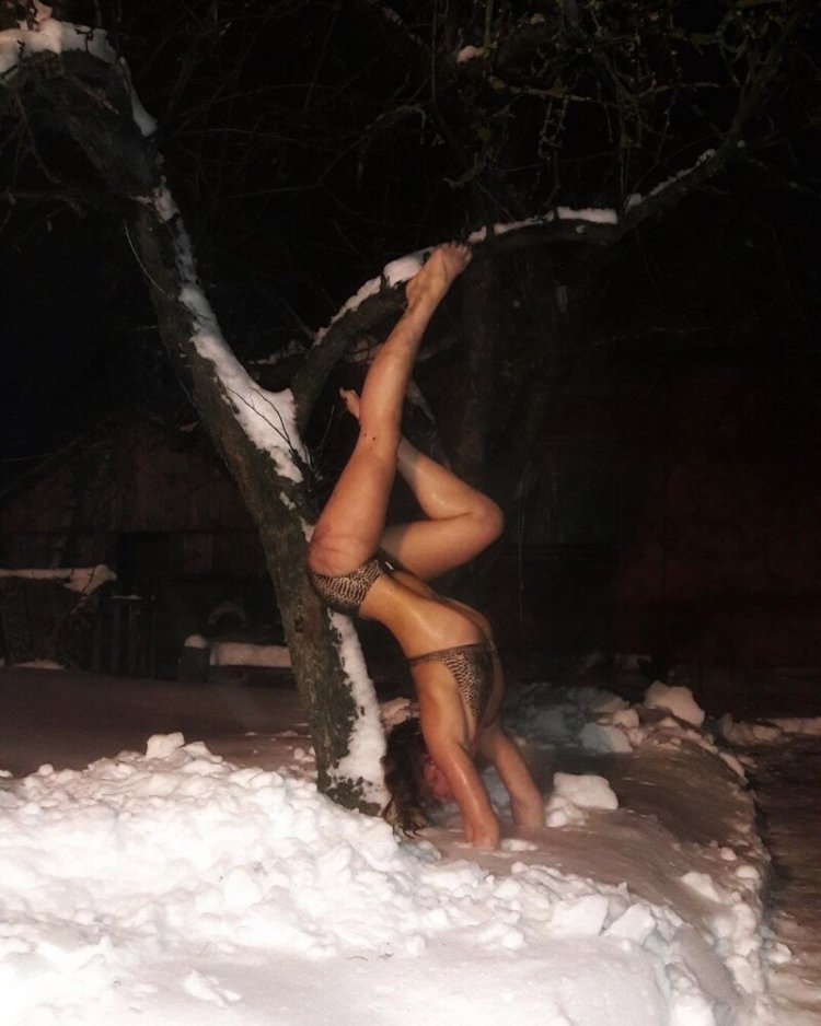 Зимние купания в проруби